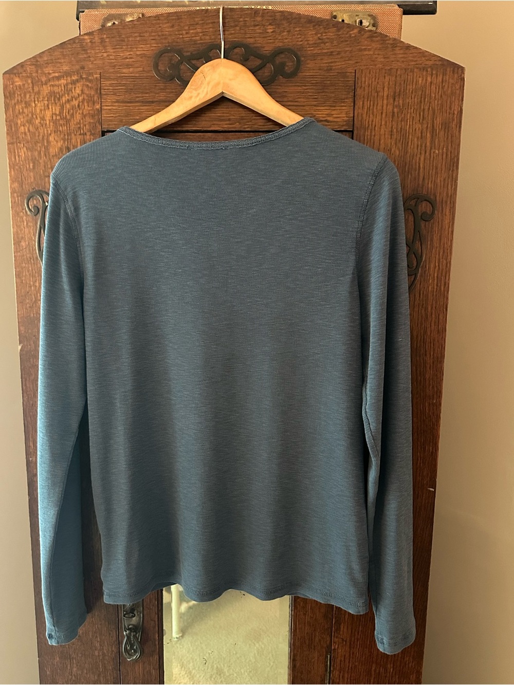 Lucky Brand V-Neck Lightweight Ribbed Knit Top in Slate Blue - Size L - Picture 3 of 8